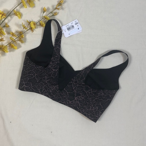NWT Lululemon Women’s Like Nothing Bra Size: 34DD - Picture 4 of 7